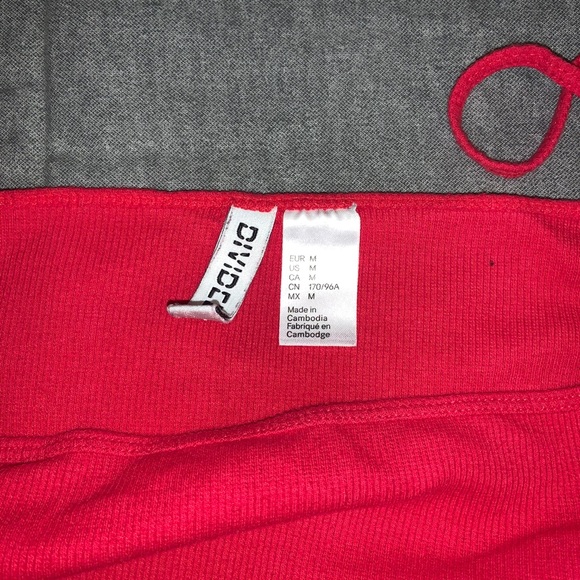 Spaghetti strap crop top - Picture 3 of 3